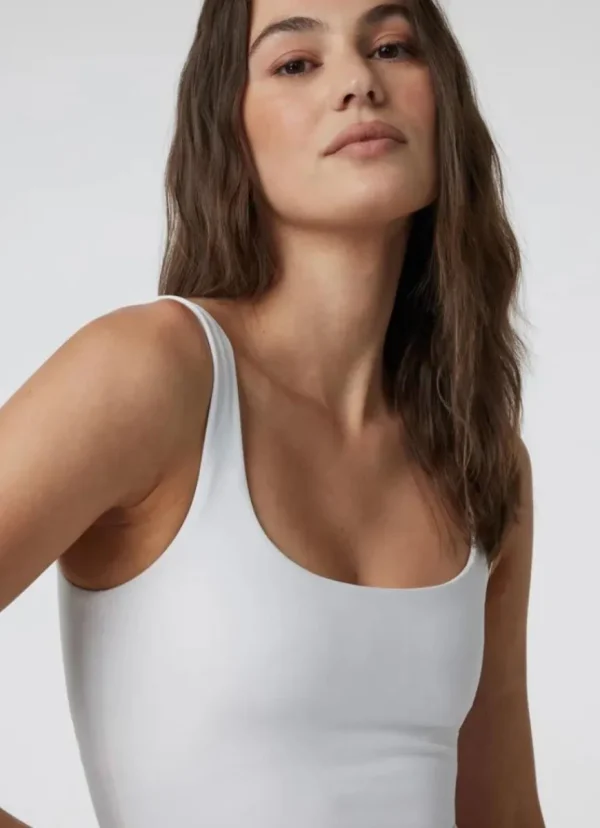 Best vuori Daily Crop White