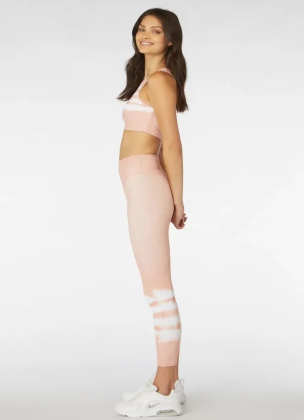 Discount L'URV Drift Away Crop Light Pink